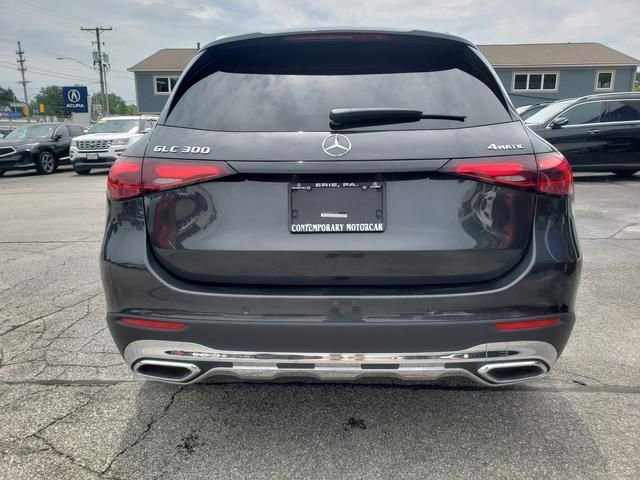 Used 2025 Mercedes-Benz GLC 300 4MATIC image 7