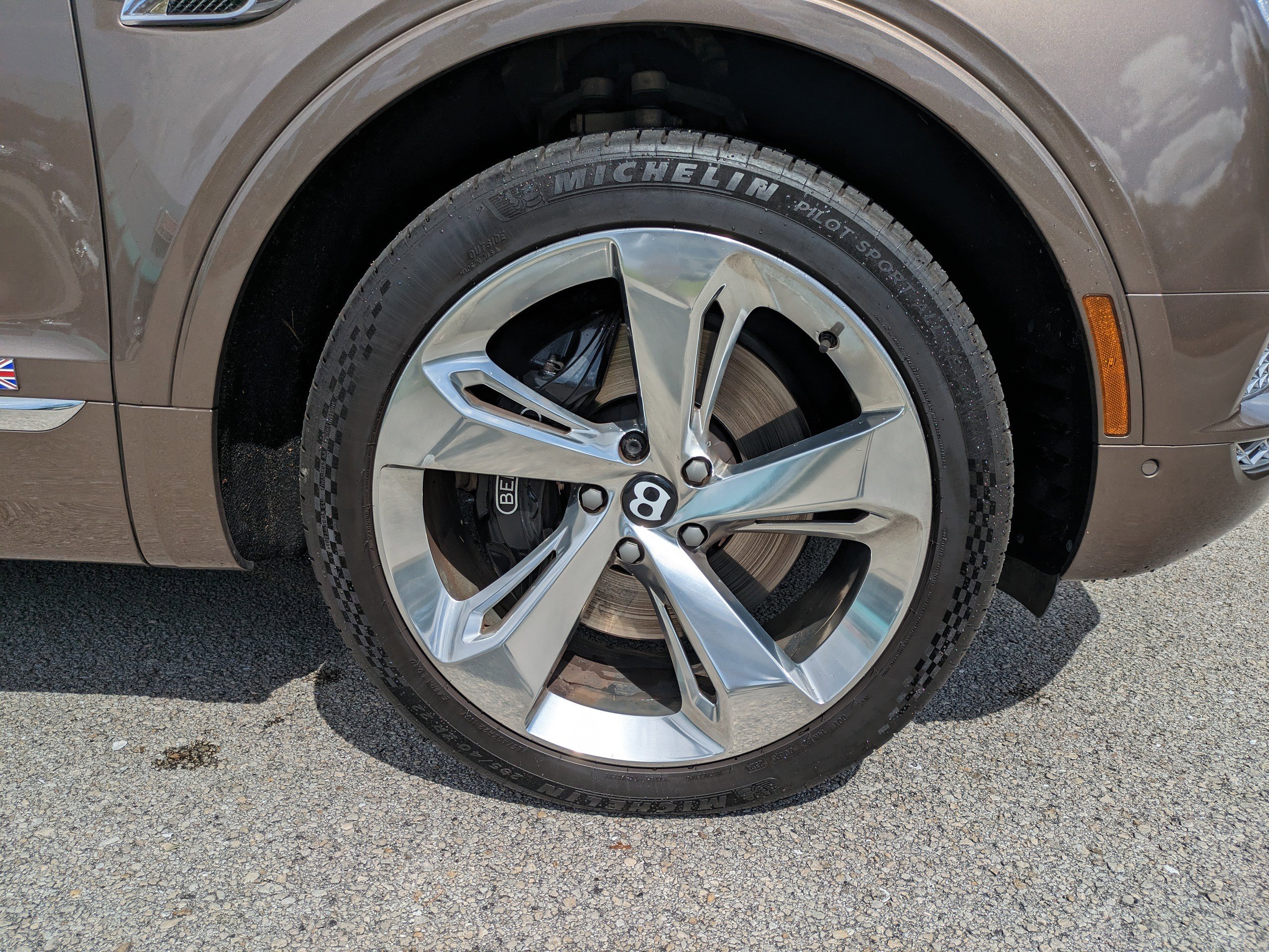 Used 2018 Bentley Bentayga AWD/4WD image 11