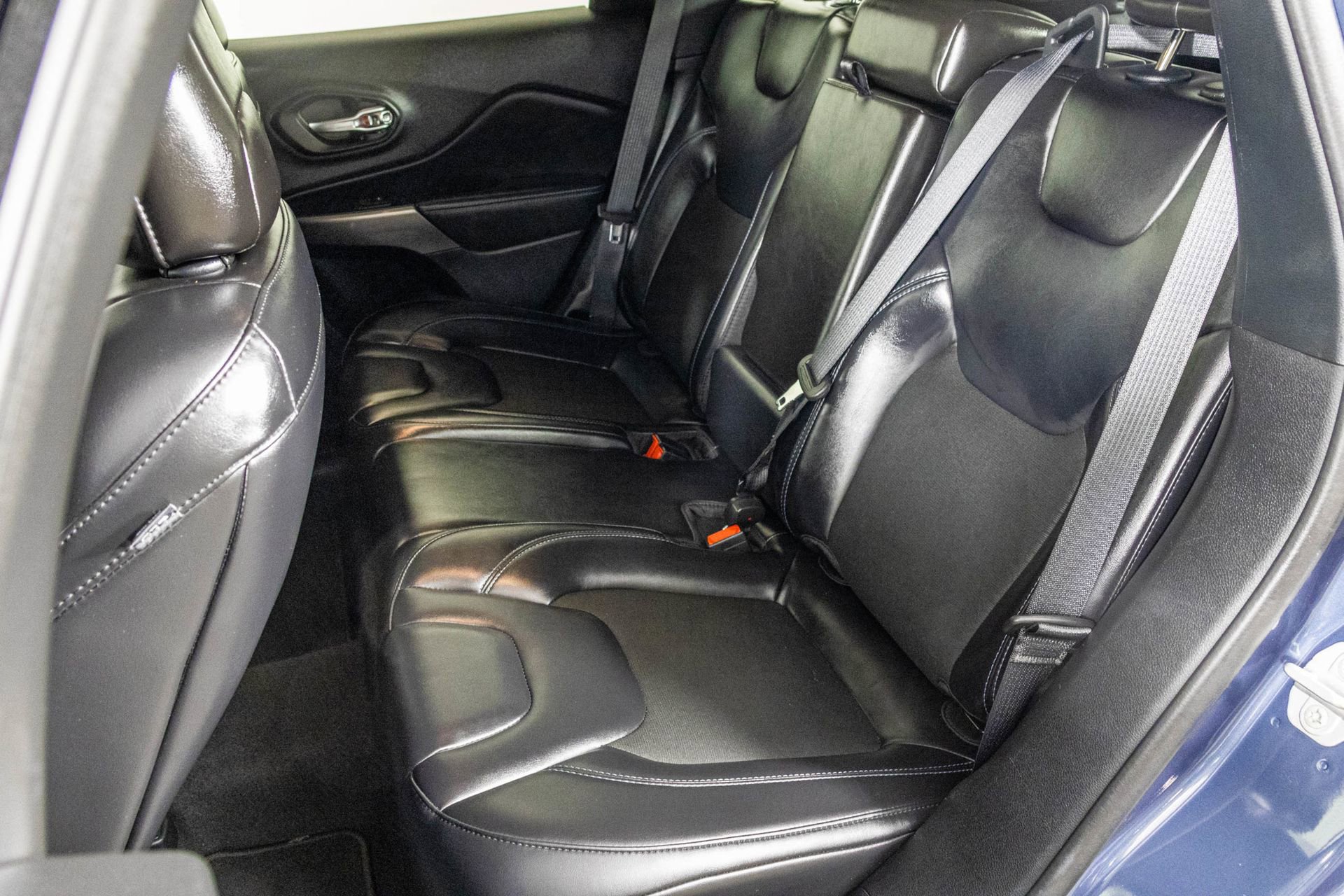 Used 2021 Jeep Cherokee Latitude Plus image 36