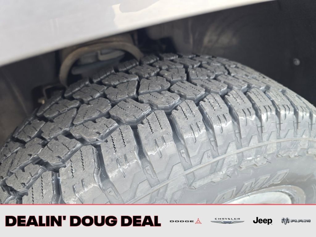 Used 2020 GMC Yukon XL SLE w/ Enhanced Driver Alert Package image 27