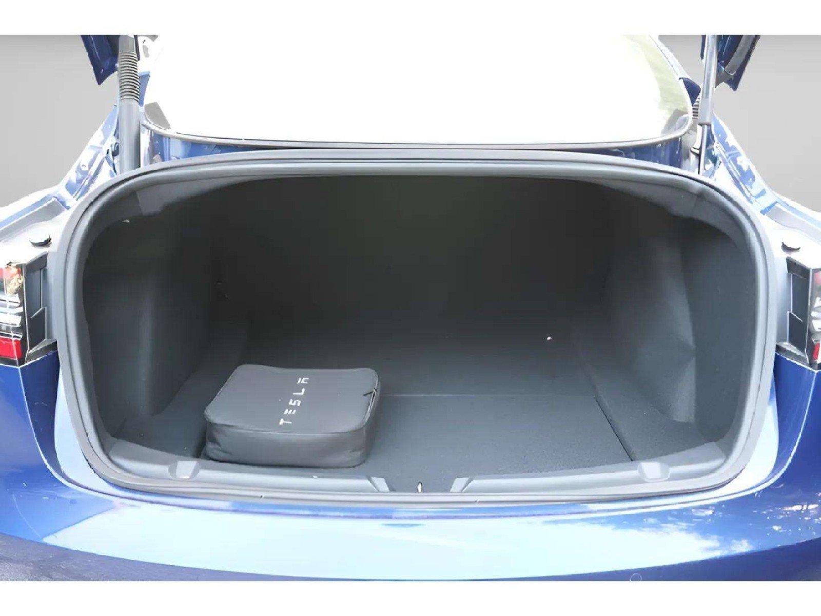 Used 2021 Tesla Model 3 Standard Range Plus image 27