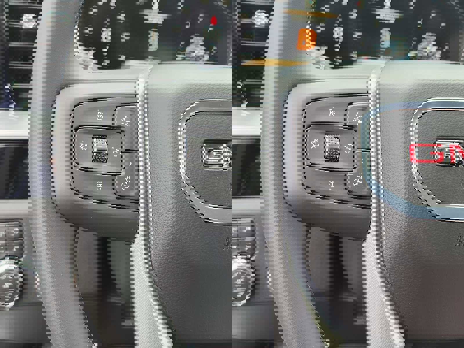 New 2026 GMC Sierra 2500 SLT w/ SLT Convenience Package image 17