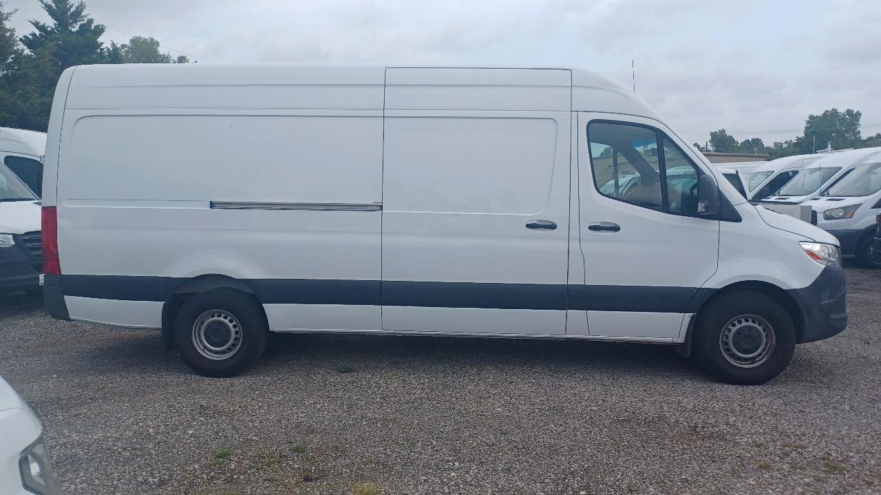 Used 2021 Mercedes-Benz Sprinter 2500 image 4