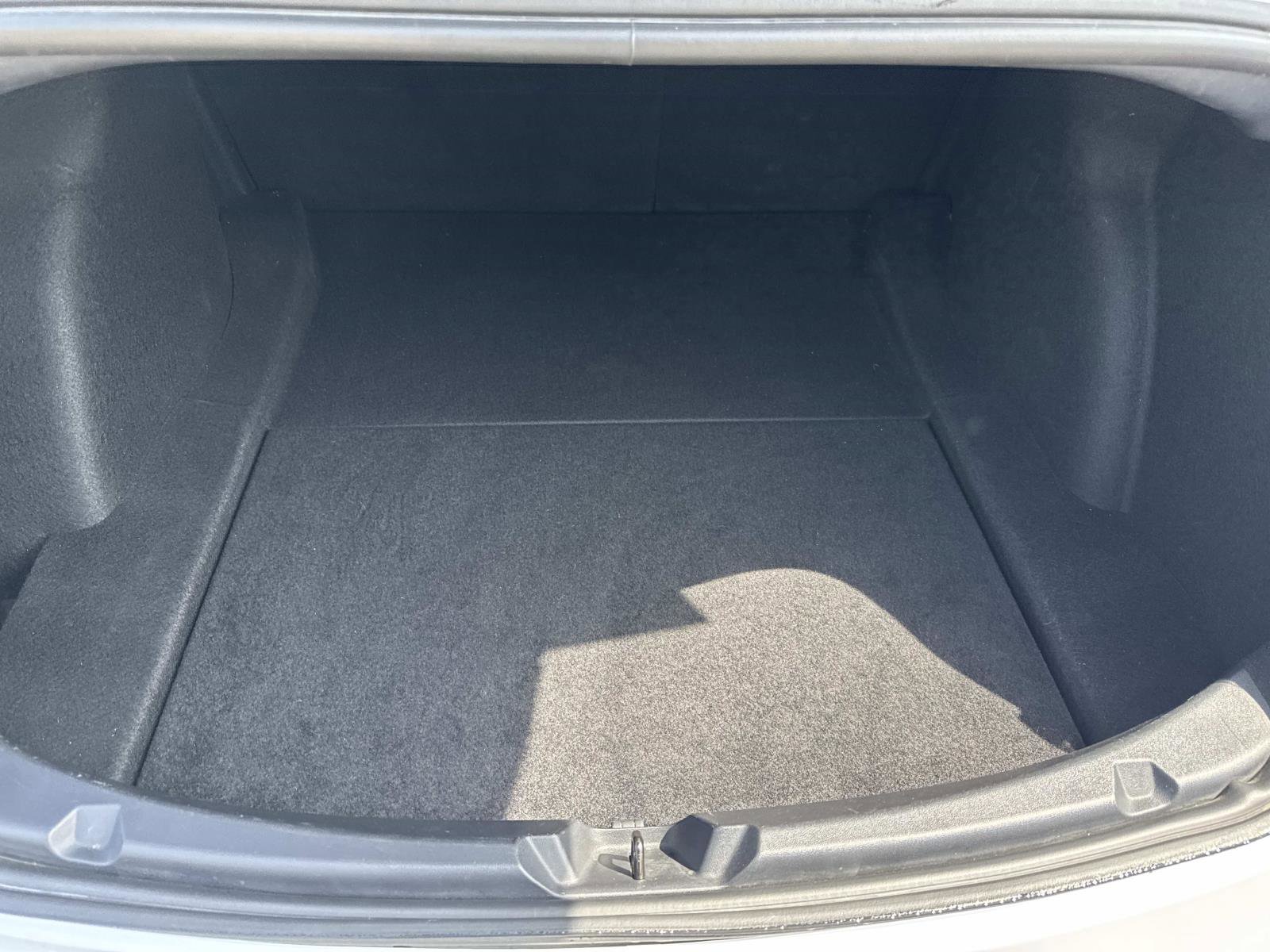 Used 2021 Tesla Model 3 Standard Range Plus image 5