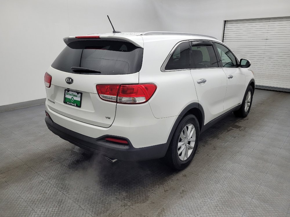 Used 2016 Kia Sorento LX image 9