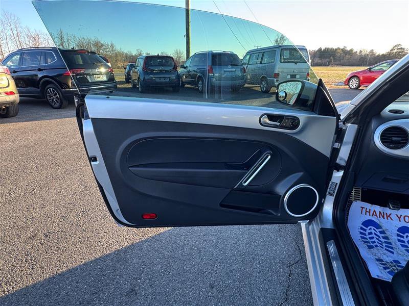 Used 2012 Volkswagen Beetle 2.5 image 27