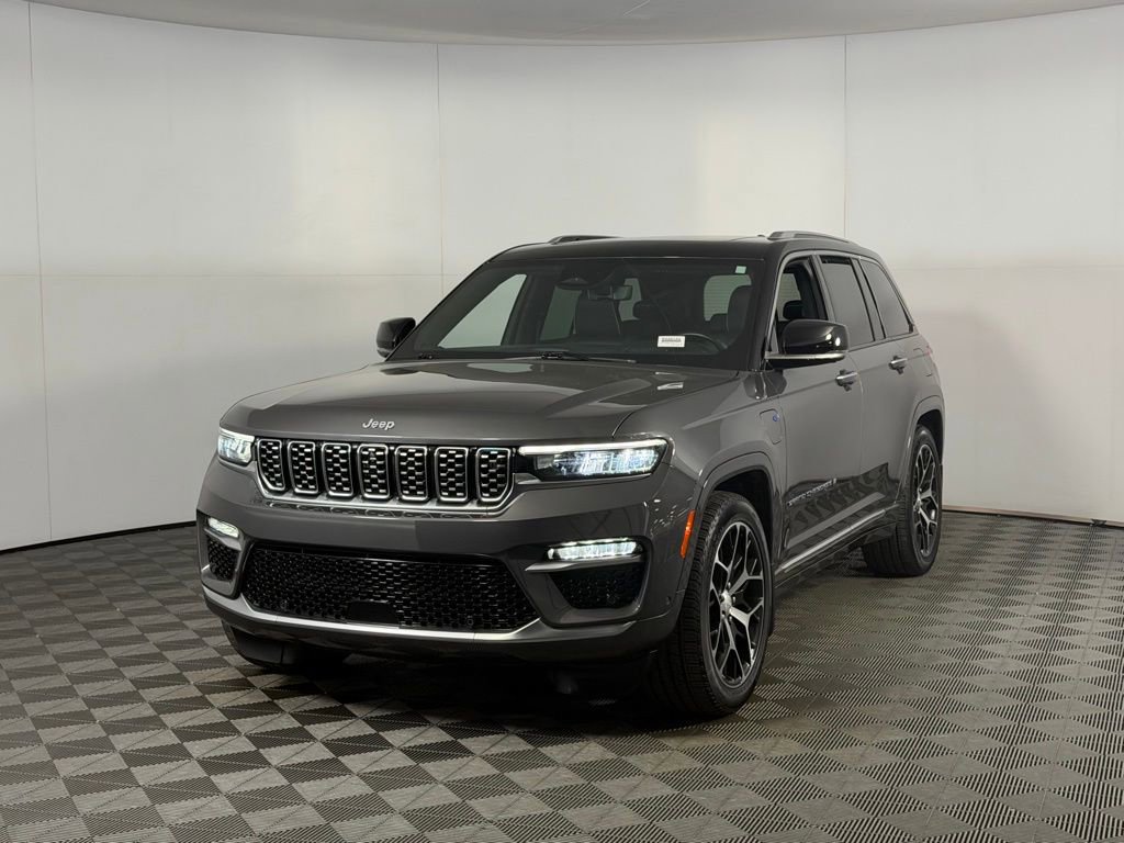 Used 2022 Jeep Grand Cherokee Summit AWD/4WD image 3