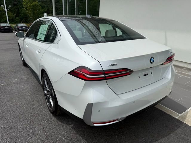 Used 2026 BMW 530i xDrive w/ Executive Package image 9