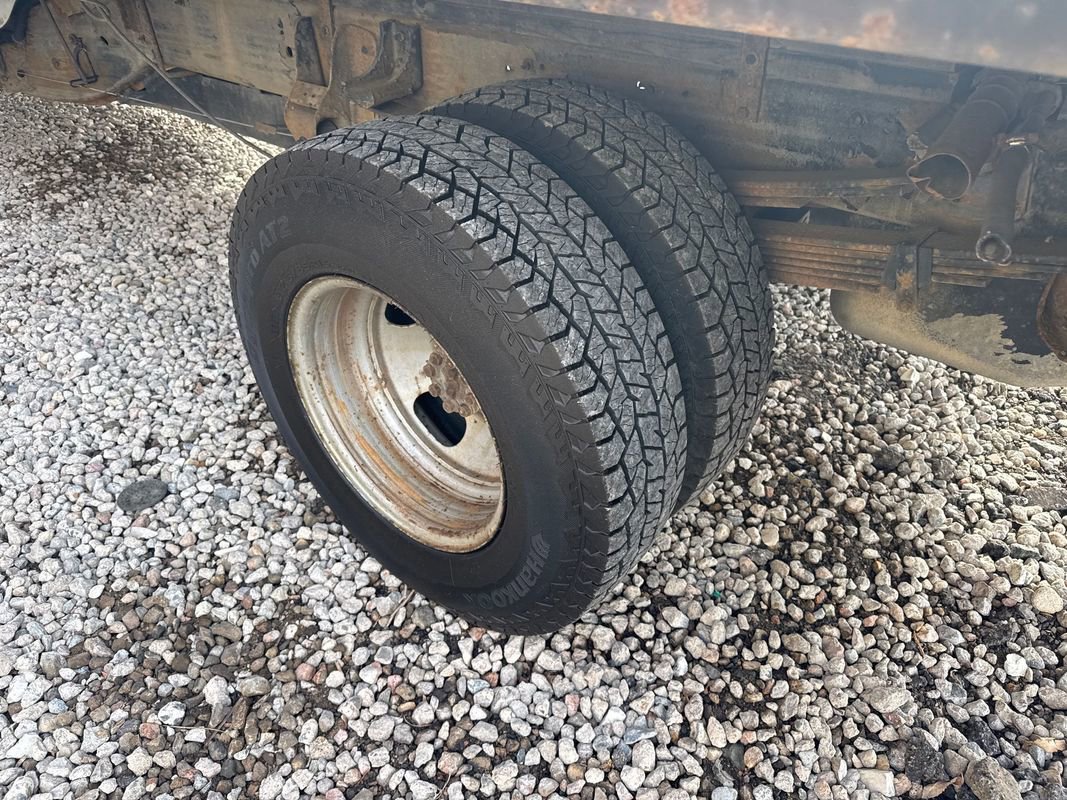 Used 2001 GMC Sierra 3500 SL image 16