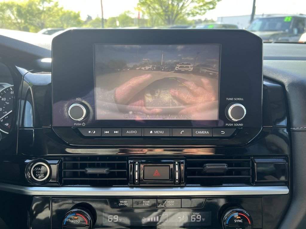 Used 2022 Nissan Pathfinder S AWD/4WD image 26