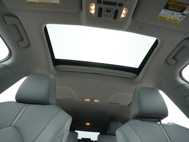 Used 2020 Toyota Highlander Limited FWD image 11