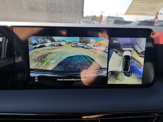 New 2025 Nissan Kicks SR image 13