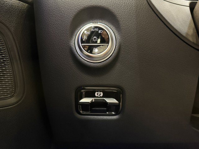 Used 2024 Mercedes-Benz C 300 4MATIC Sedan image 17