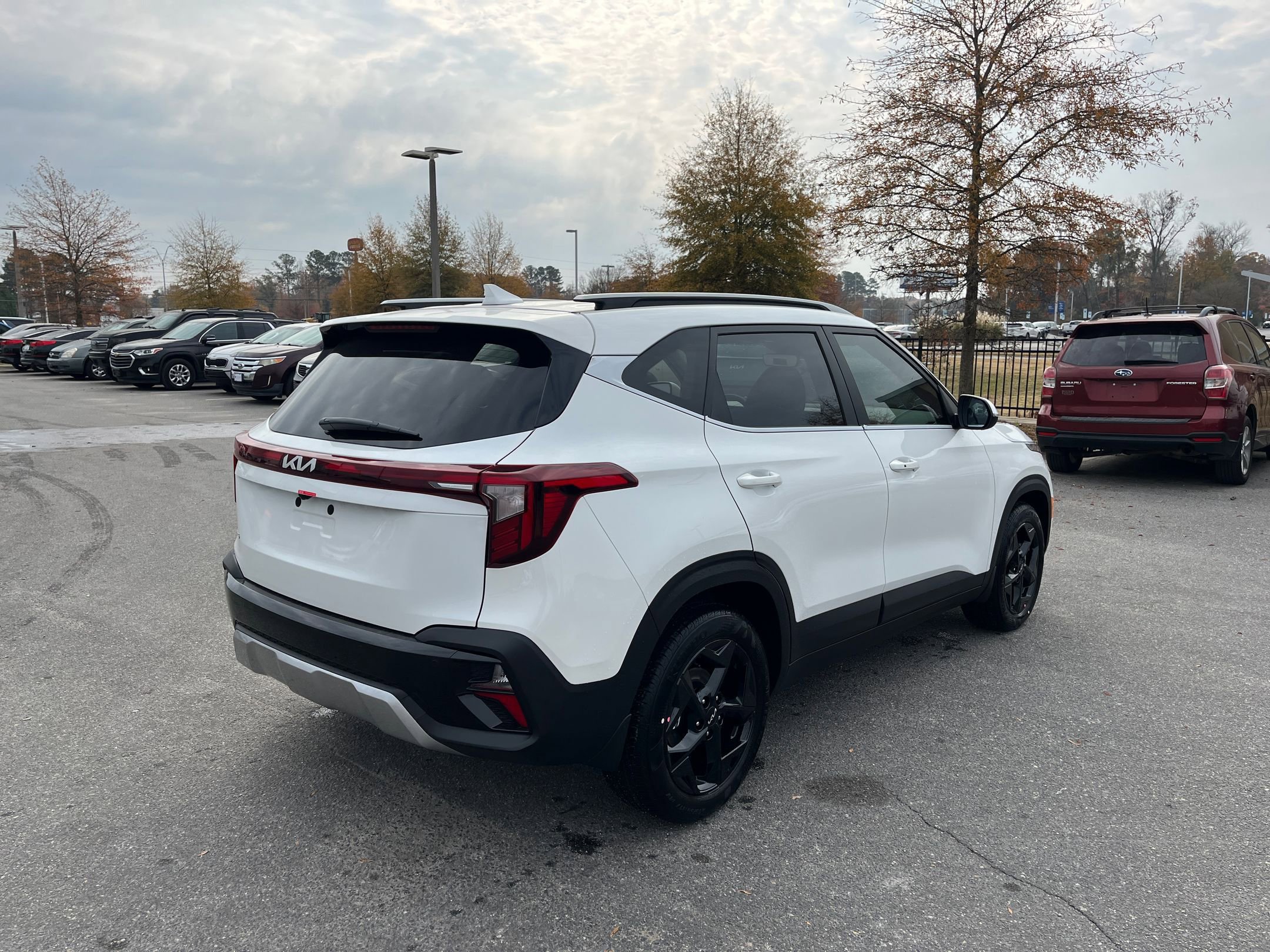 New 2026 Kia Seltos EX image 8