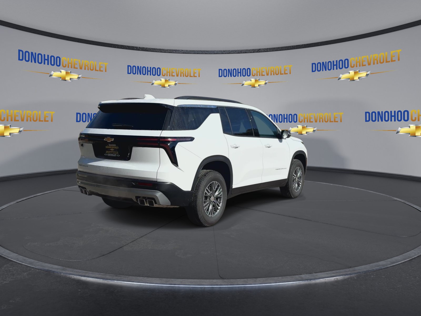 New 2027 Chevrolet Traverse LT FWD image 8