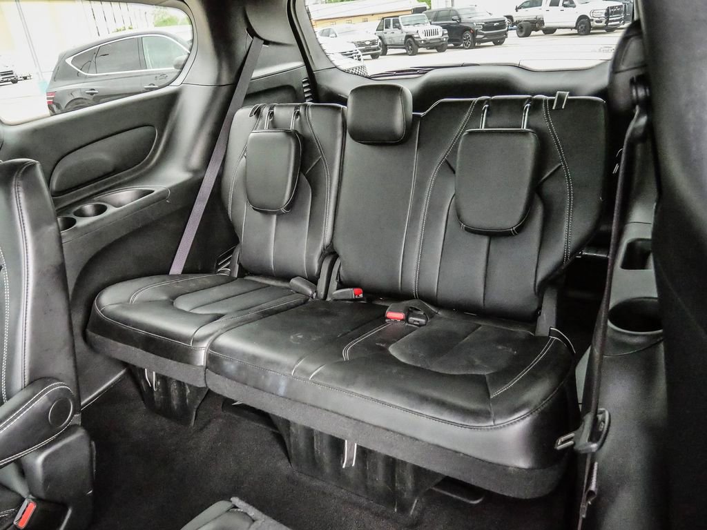 Used 2025 Chrysler Pacifica Select image 23