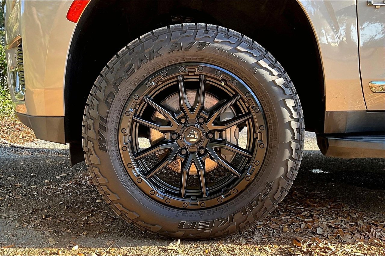 Used 2021 GMC Yukon SLT w/ SLT Luxury Plus Package image 31