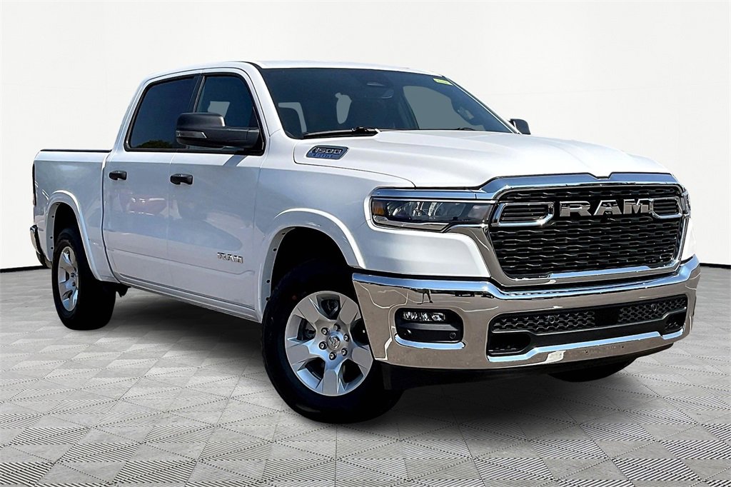 New 2025 RAM 1500 4x4 Crew Cab