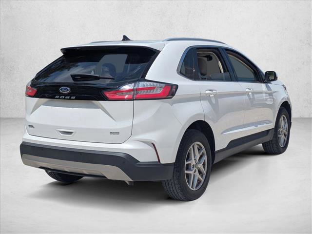 Used 2024 Ford Edge SEL w/ Convenience Package image 3