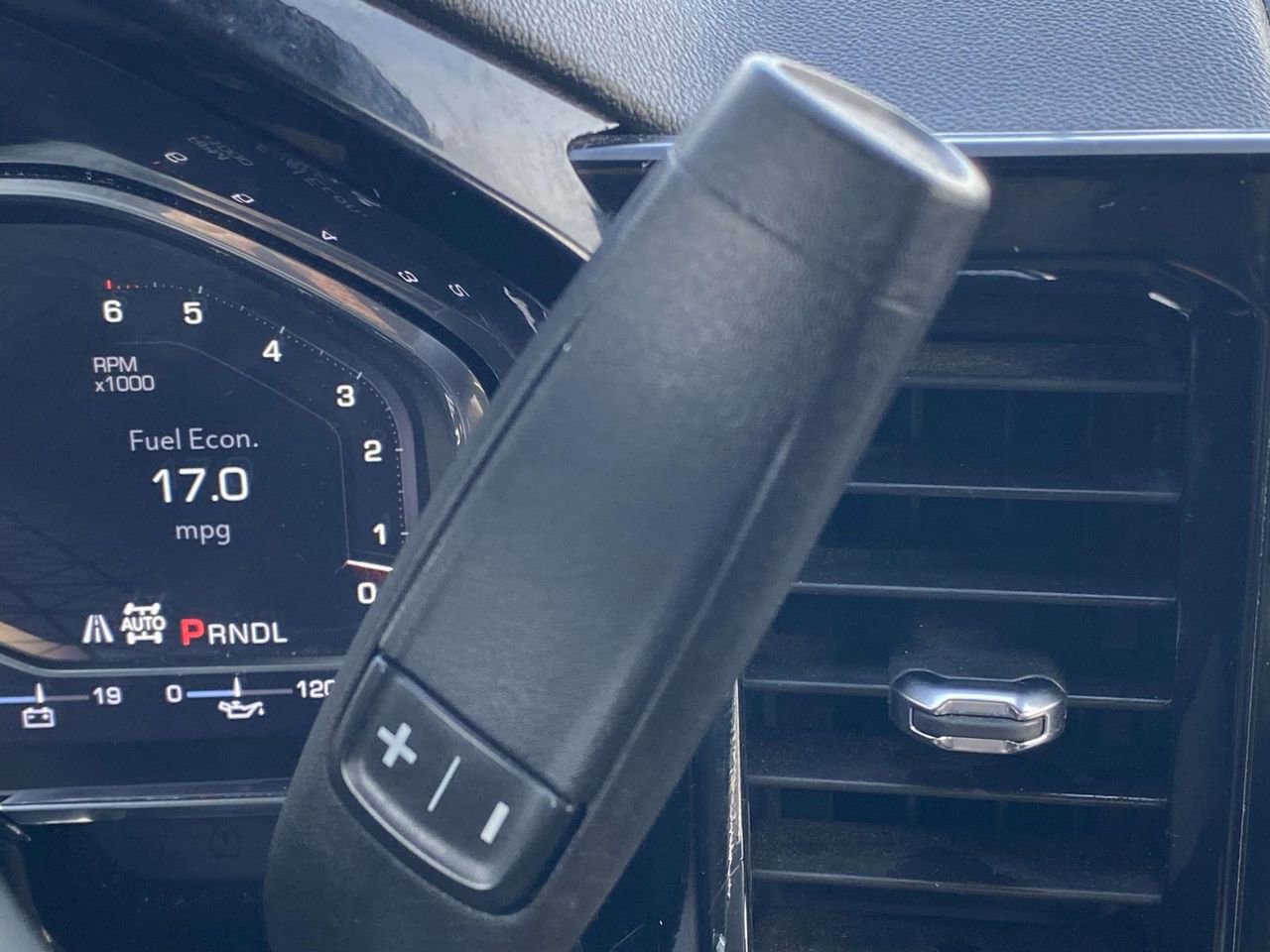 Used 2024 GMC Sierra 1500 SLT image 23