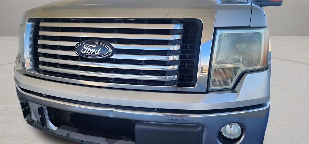 Used 2011 Ford F150 XLT w/ XLT Chrome Pkg image 2