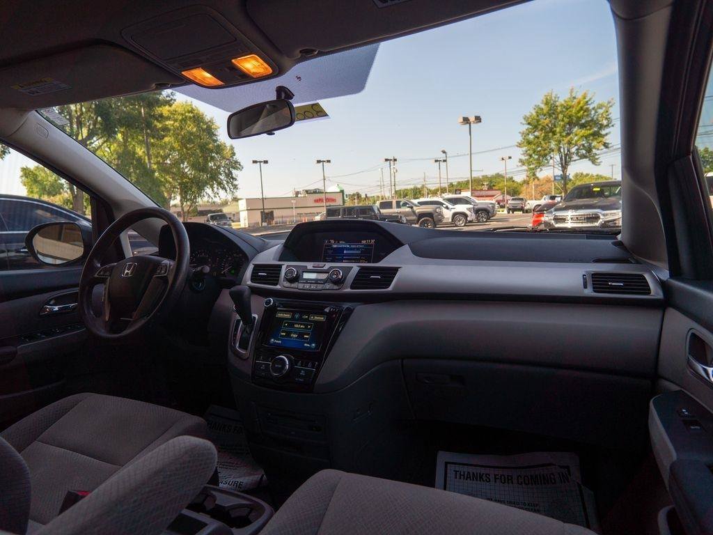 Used 2016 Honda Odyssey SE image 14