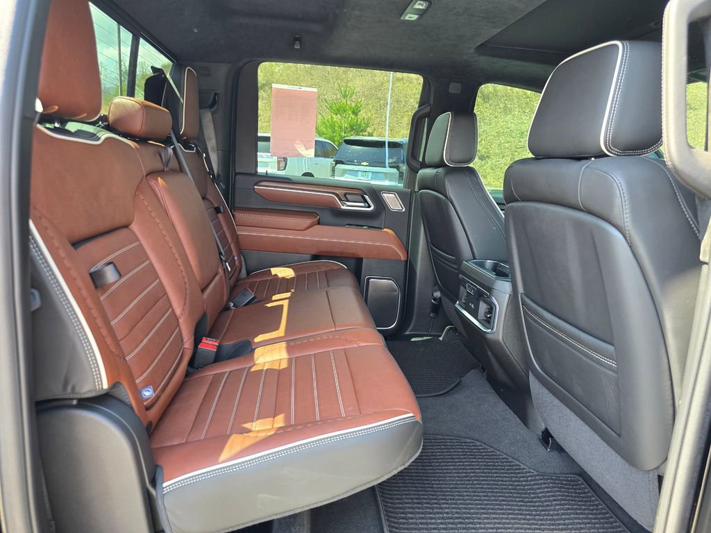 Used 2025 GMC Sierra 2500 Denali Ultimate image 27