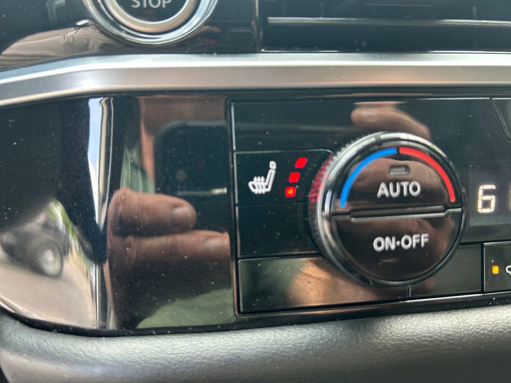 Used 2022 Nissan Pathfinder SL w/ SL Premium Package FWD image 22