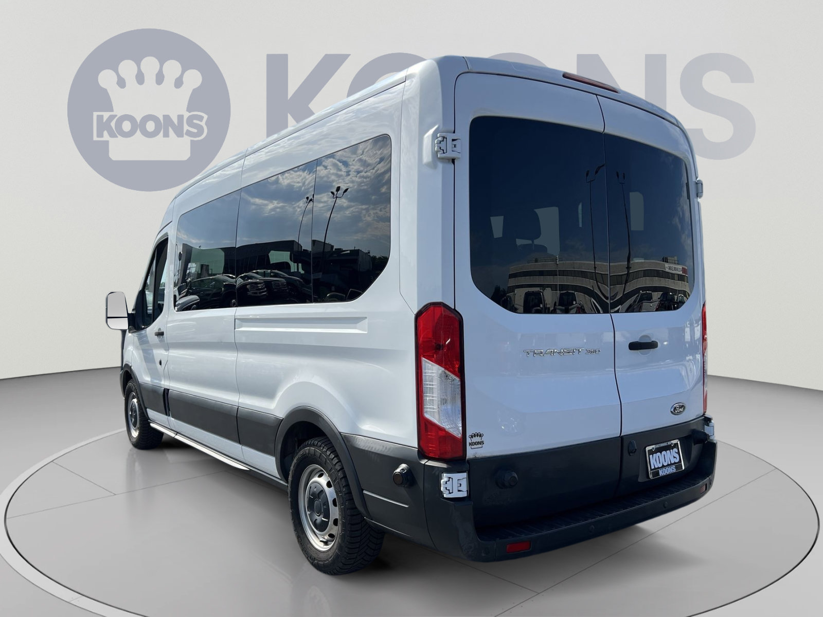 Used 2017 Ford Transit 350 XL RWD image 4