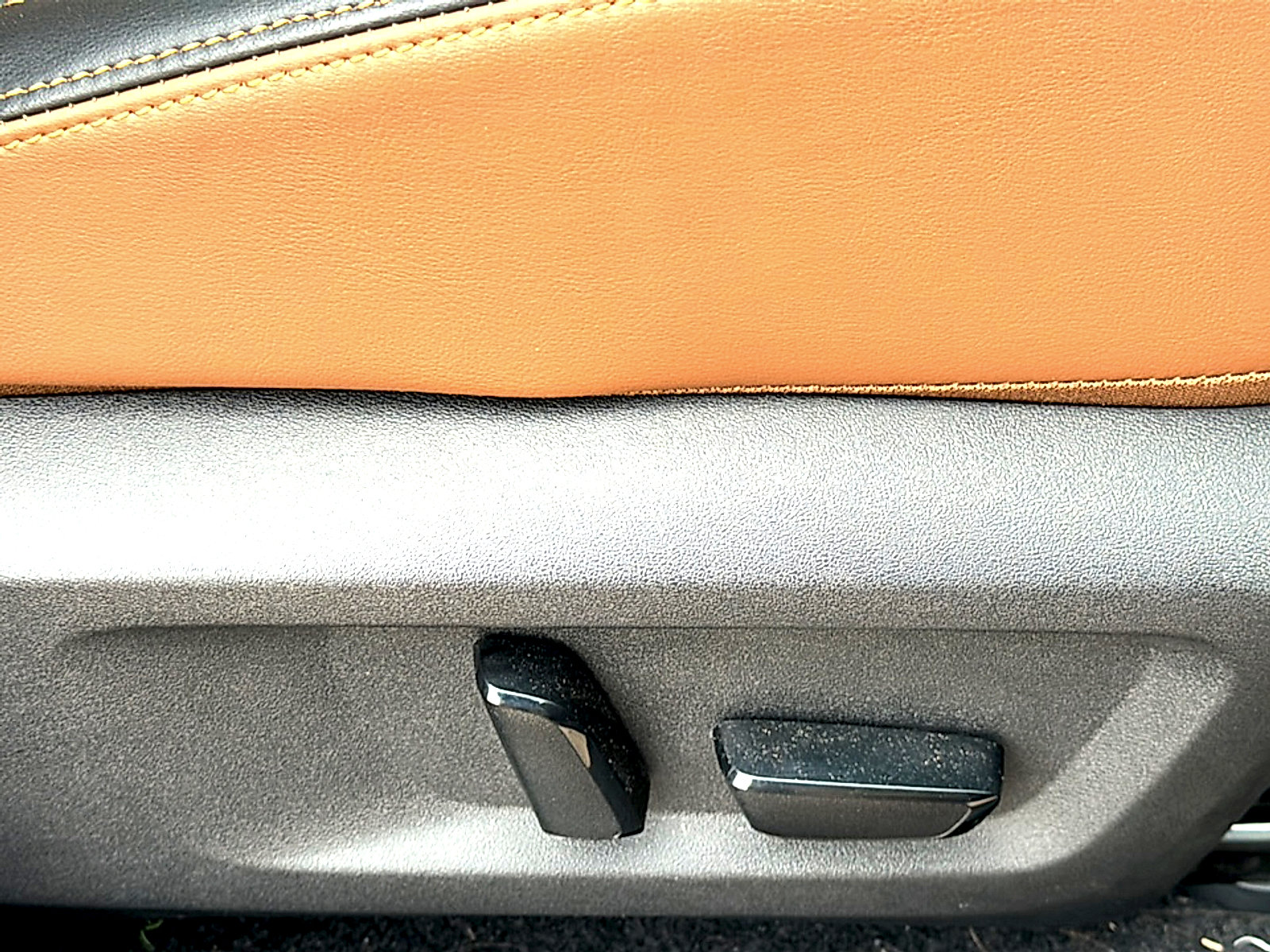 Certified 2025 Nissan Rogue Platinum w/ Tech Package FWD image 25