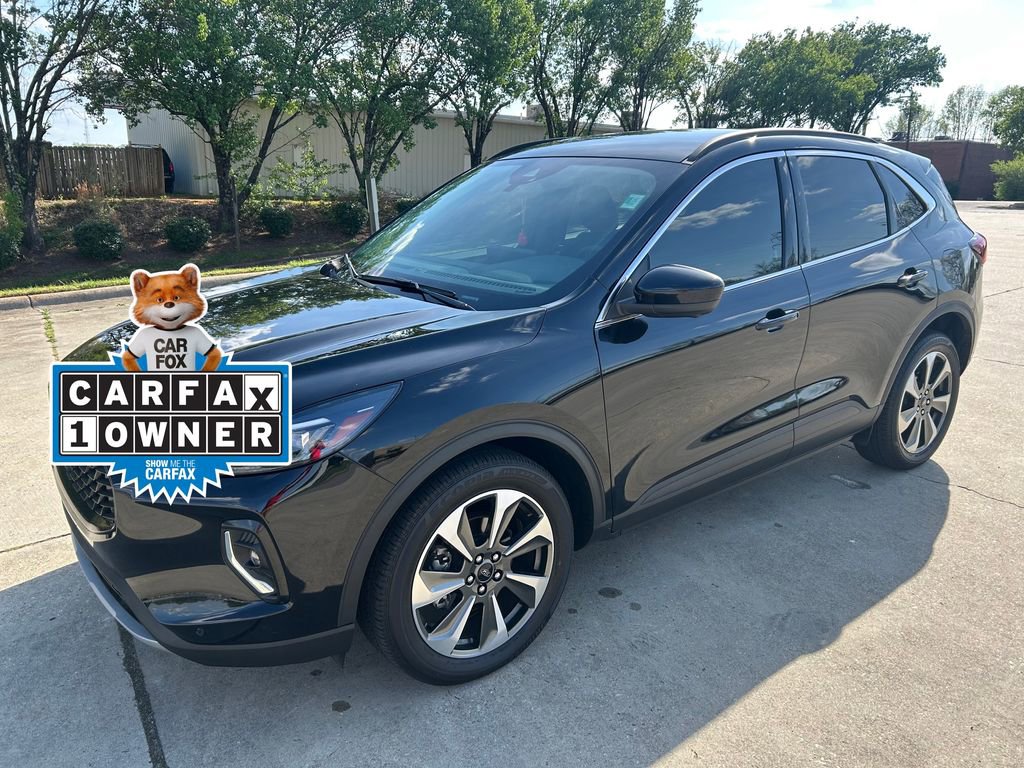 Used 2023 Ford Escape Platinum AWD/4WD image 1