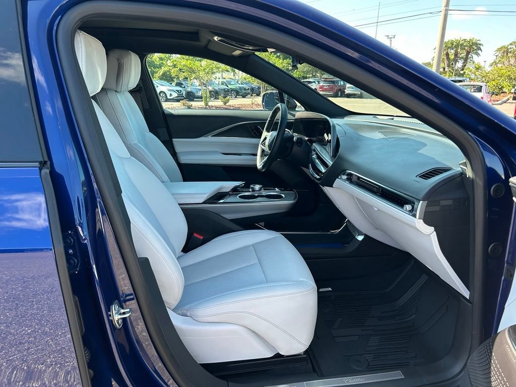 Used 2024 Cadillac Lyriq Luxury RWD image 42