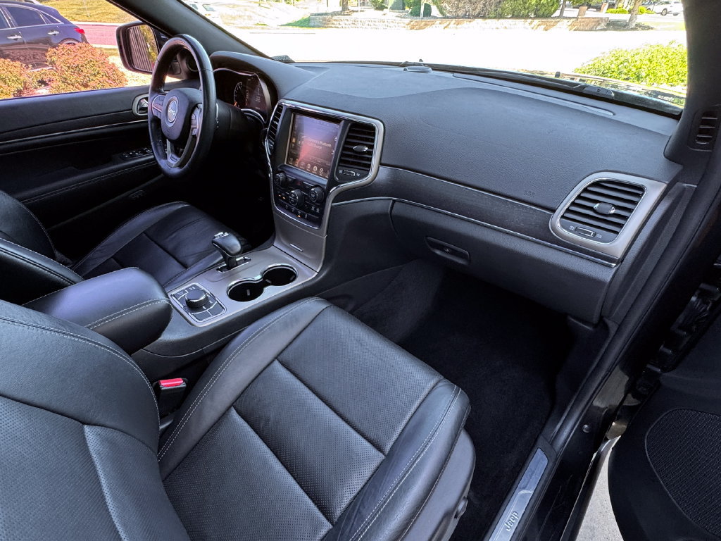 Used 2015 Jeep Grand Cherokee Limited w/ Luxury Group II AWD/4WD image 40