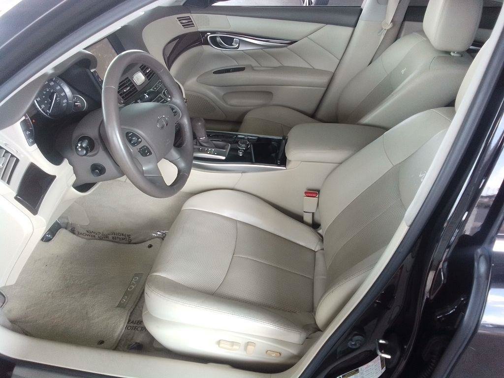 Used 2014 INFINITI Q70 3.7 w/ Premium Package AWD/4WD image 17