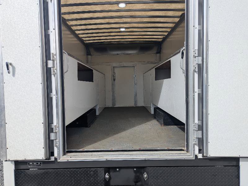 Used 2022 GMC Savana 3500 w/ Power Convenience Package image 9