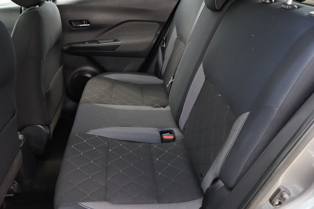 Used 2018 Nissan Kicks SV FWD image 23