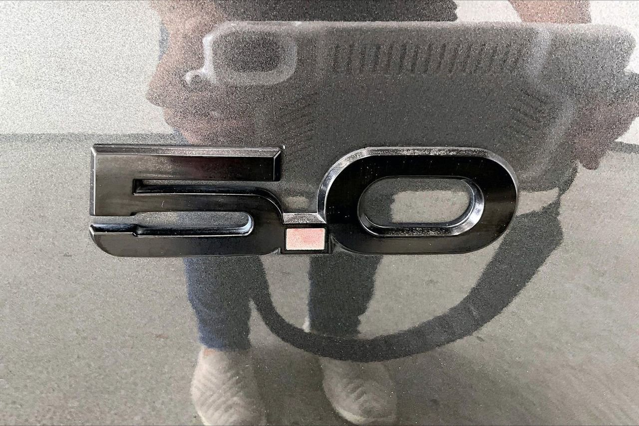 Used 2016 Ford Mustang GT Premium w/ Equipment Group 401A image 7