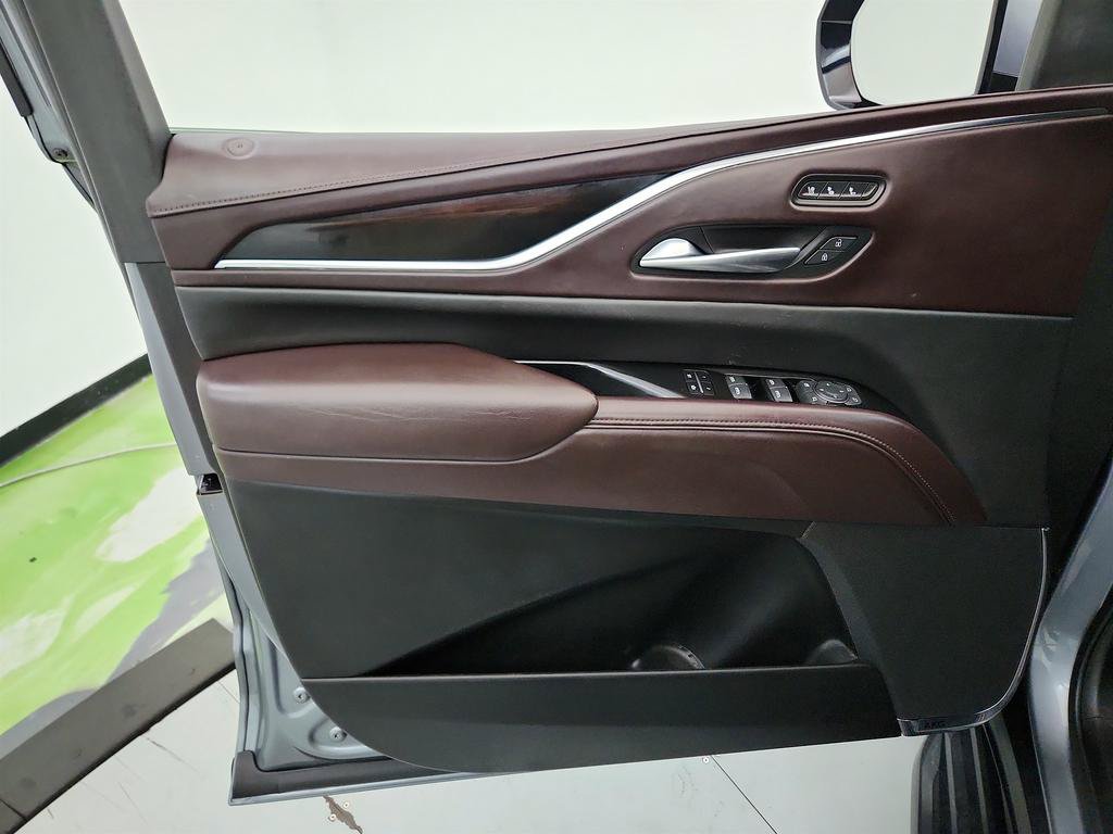 Used 2022 Cadillac Escalade ESV Sport Platinum w/ LPO, ONYX Package AWD/4WD image 23