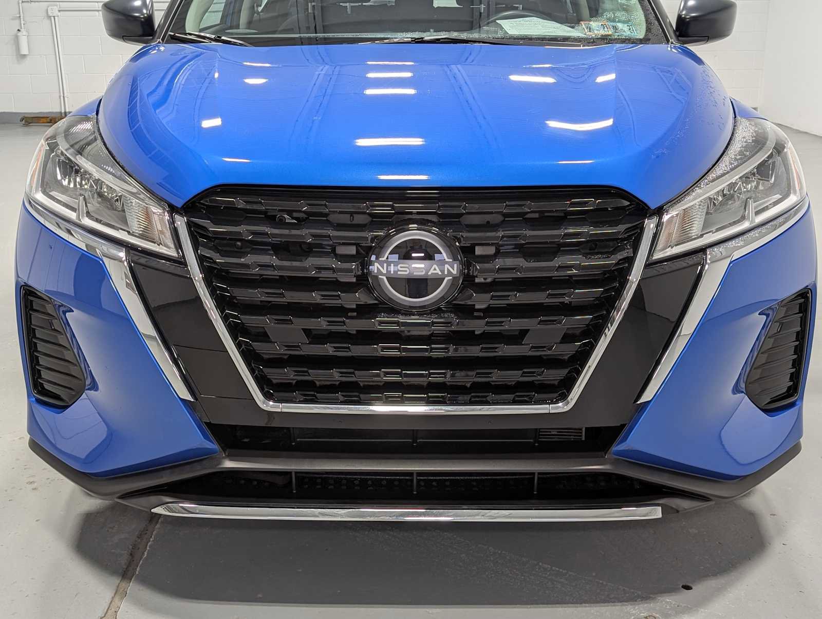 Used 2023 Nissan Kicks S image 2