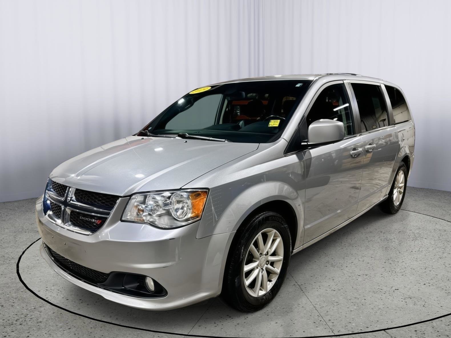 Used 2019 Dodge Grand Caravan SXT image 12