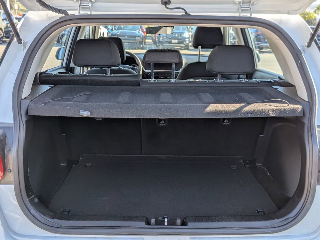 Used 2021 Hyundai Venue SE image 6