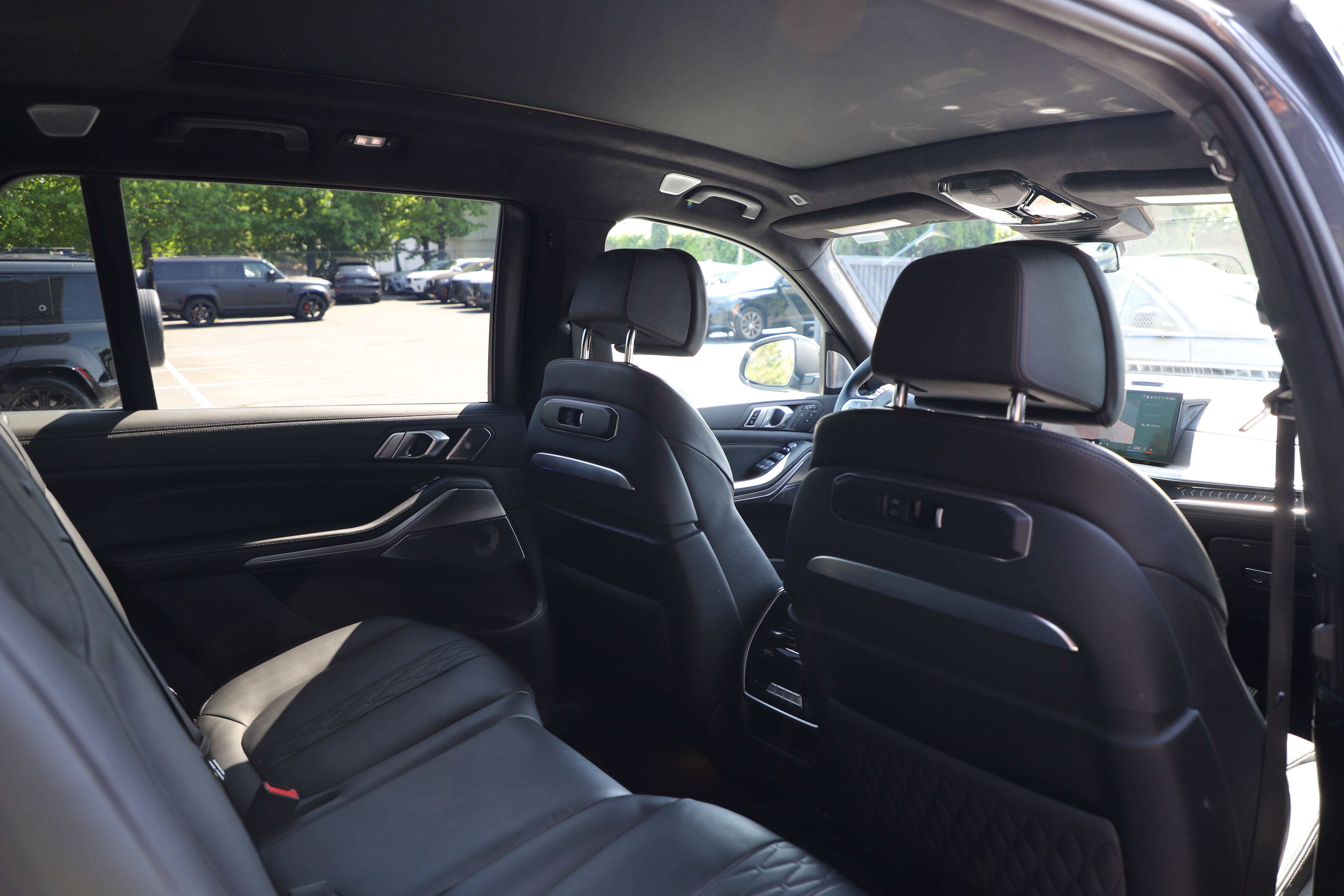 Used 2024 BMW X7 xDrive40i w/ Executive Package AWD/4WD image 11