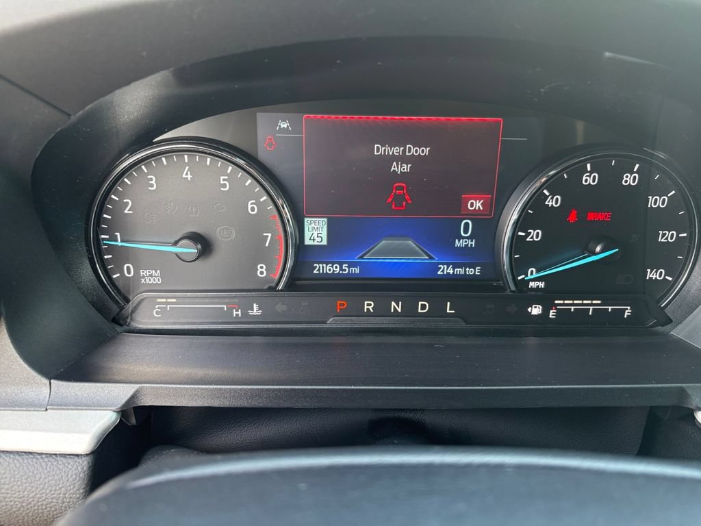 Used 2022 Ford Explorer XLT w/ Equipment Group 202A AWD/4WD image 12