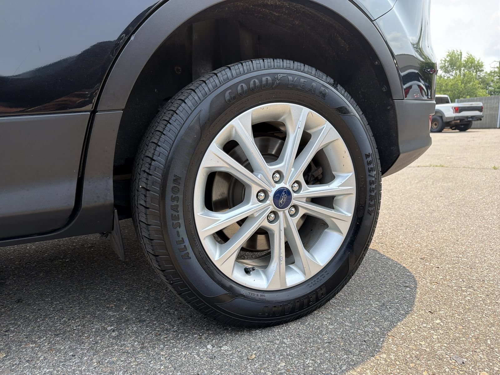 Used 2017 Ford Escape SE FWD image 15