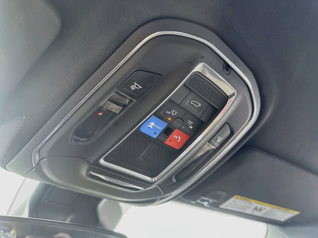 Used 2023 Jeep Grand Cherokee Altitude AWD/4WD image 34