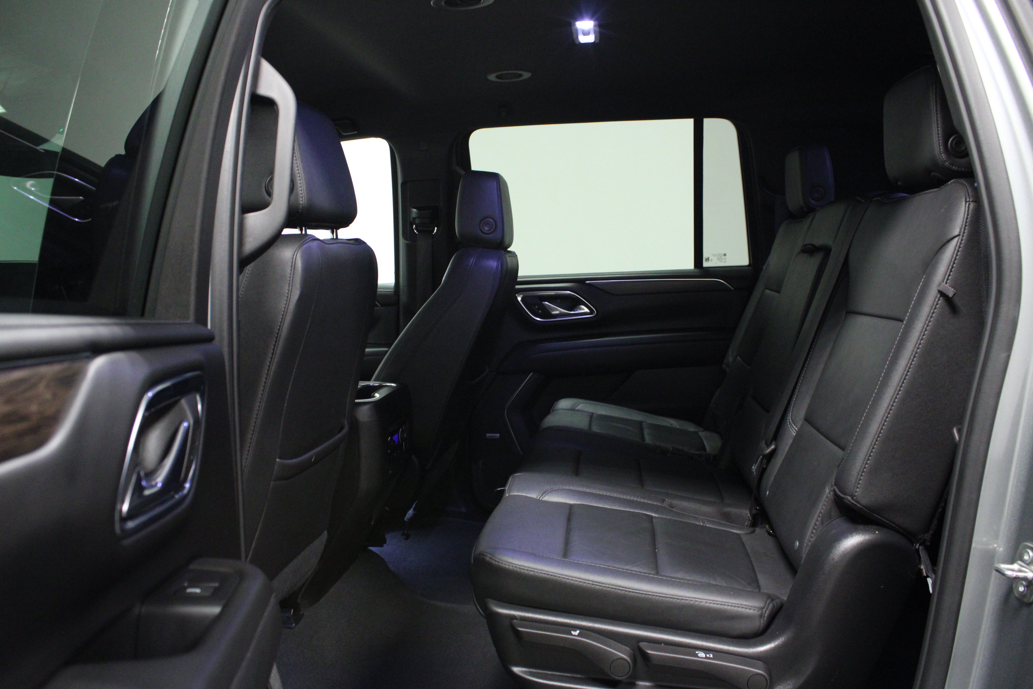Used 2023 Chevrolet Suburban Z71 AWD/4WD image 13