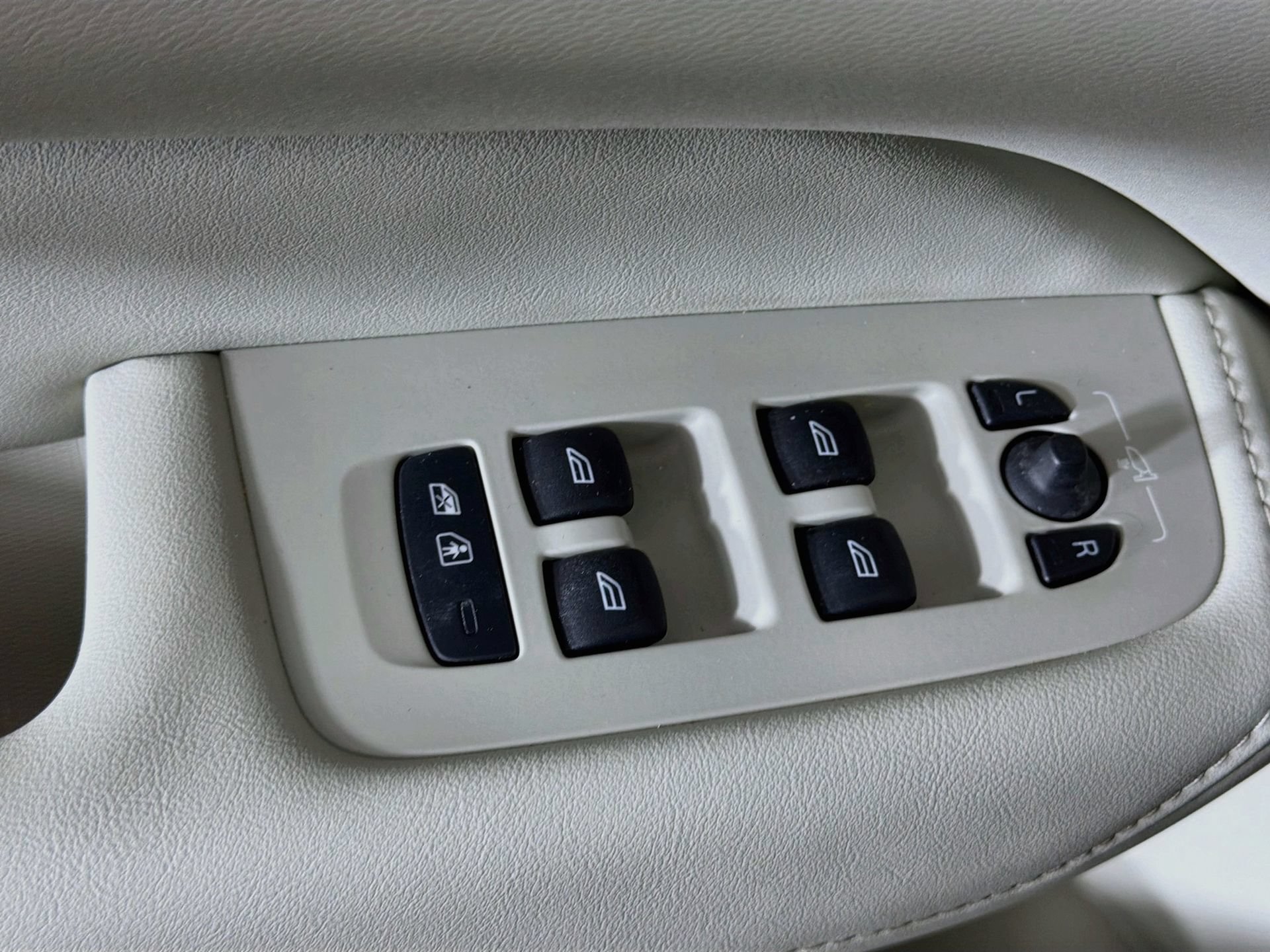 Used 2021 Volvo XC60 T5 Inscription w/ Advanced Package FWD image 18