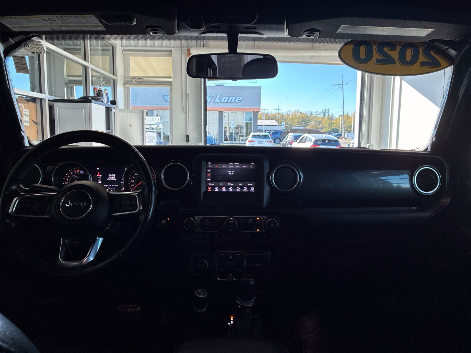 Used 2020 Jeep Wrangler Unlimited Sahara AWD/4WD image 17