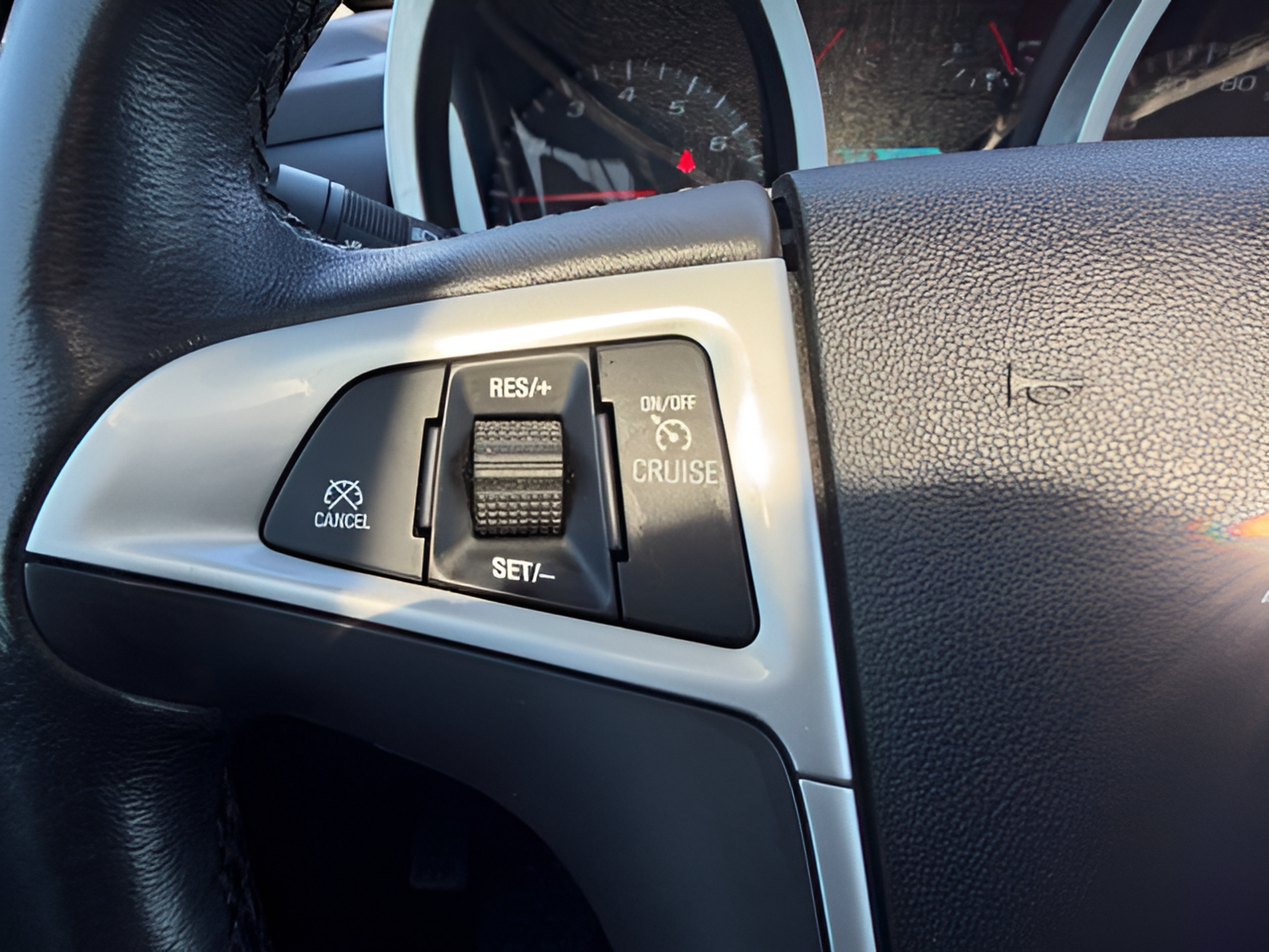 Used 2015 Chevrolet Equinox LT w/ Chrome Appearance Package AWD/4WD image 14