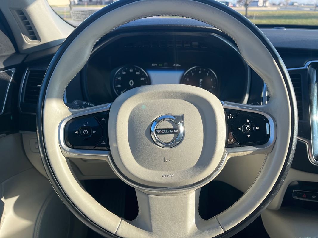 Used 2019 Volvo XC90 T6 Momentum w/ Advanced Package image 16